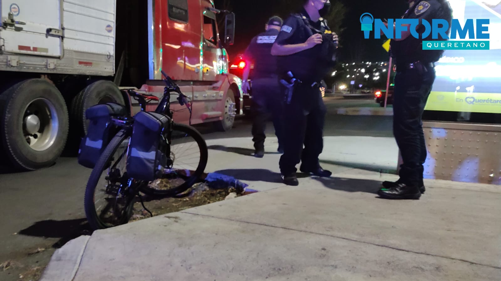 Trailero arrolla a policleto que abanderaba a ciclistas en Avenida del Parque