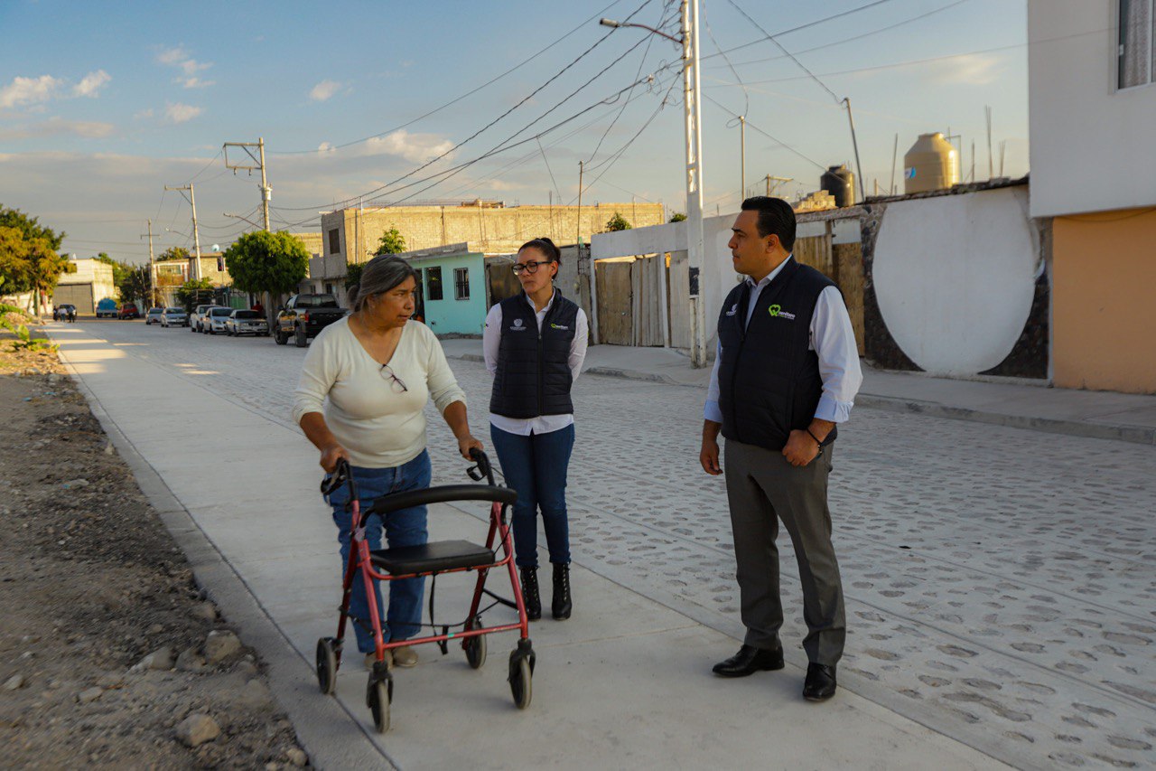 <em>Supervisa Luis Nava calles de la colonia Tenochtitlán</em>