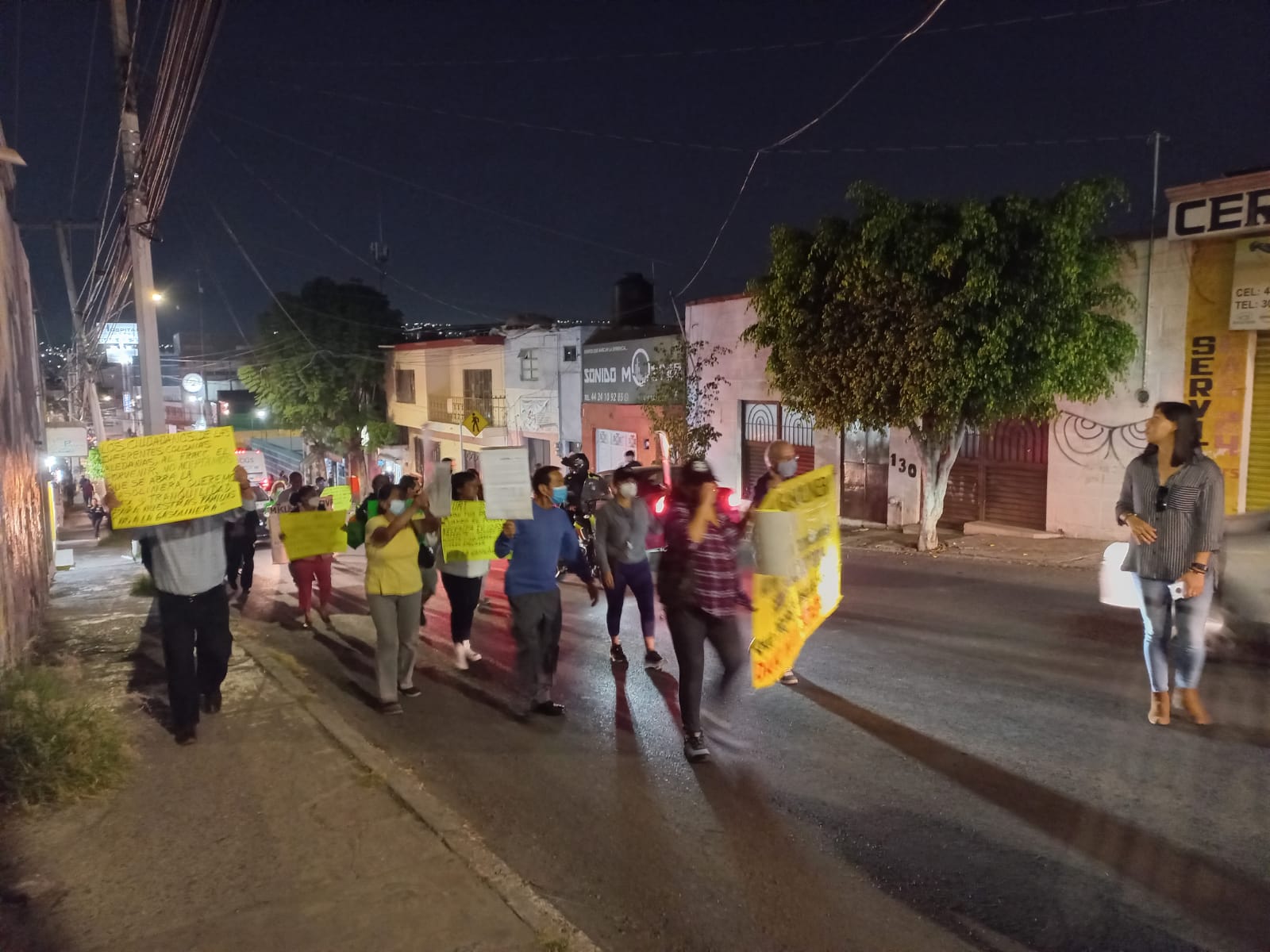 Se manifiestan contra gasolinera en Felipe Ángeles.