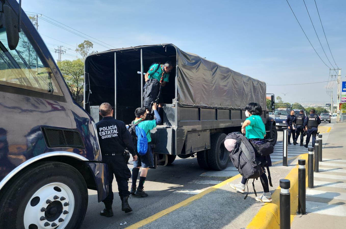 POES apoya a grupo de scouts y detiene a conductor que los puso en riesgo