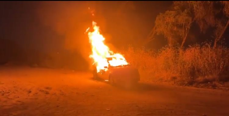 Roban vehículo, le prenden fuego y lo abandonan en San Pedro Martir