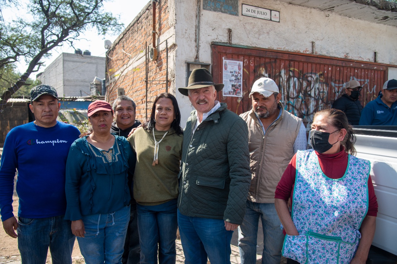 Realiza Enrique Vega recorrido de supervisión y entrega de obras de urbanización en tres comunidades de El Marqués