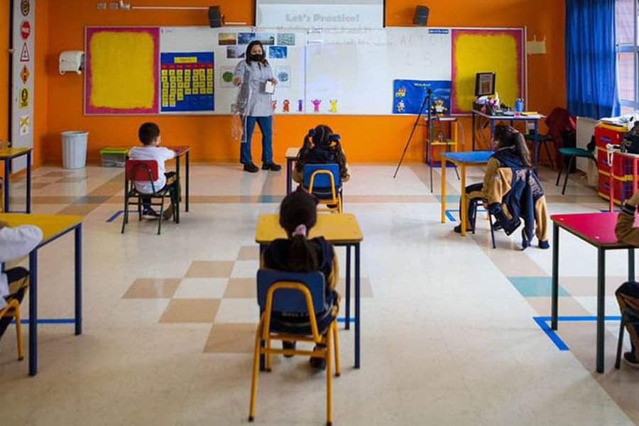 Regresan a clases 376 mil estudiantes de escuelas públicas de educación básica