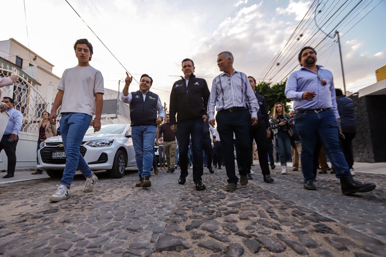 Apoya Municipio al Estado en el mejoramiento de la colonia Las Hadas.