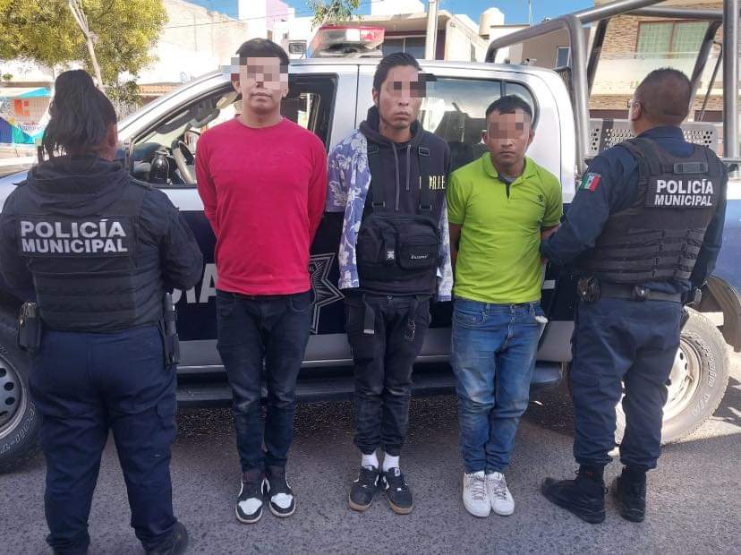 Atrapan a tres “ratas” Con pistola en mano asaltaban una tienda en La Pradera