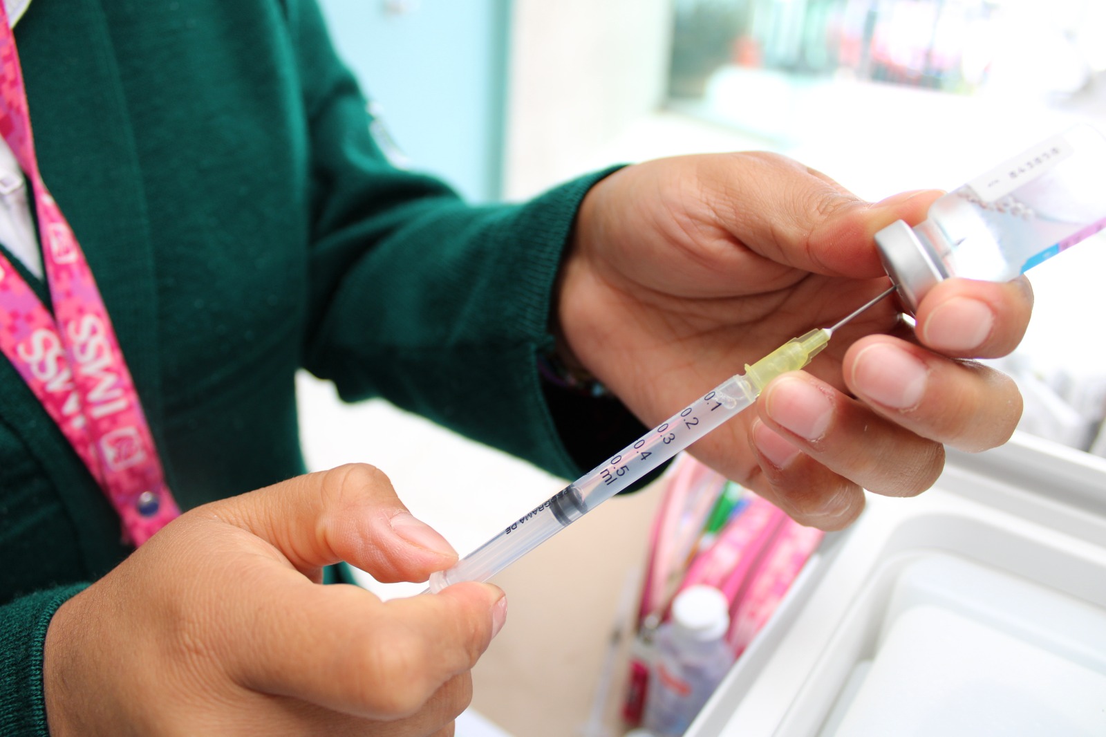 Continúa IMSS Querétaro aplicación de vacuna contra el Virus del Papiloma Humano (VPH)