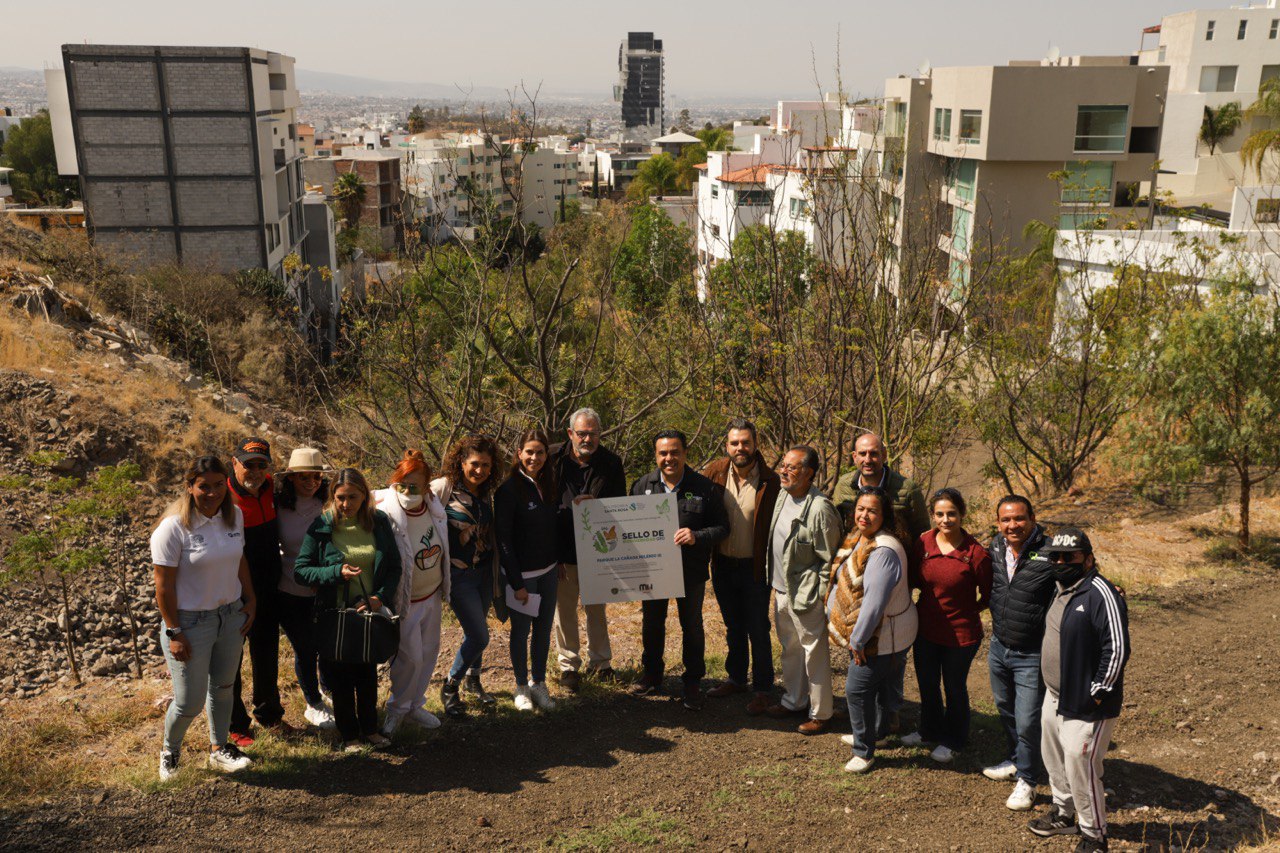 Entrega Luis Nava rehabilitación del parque La Cañada