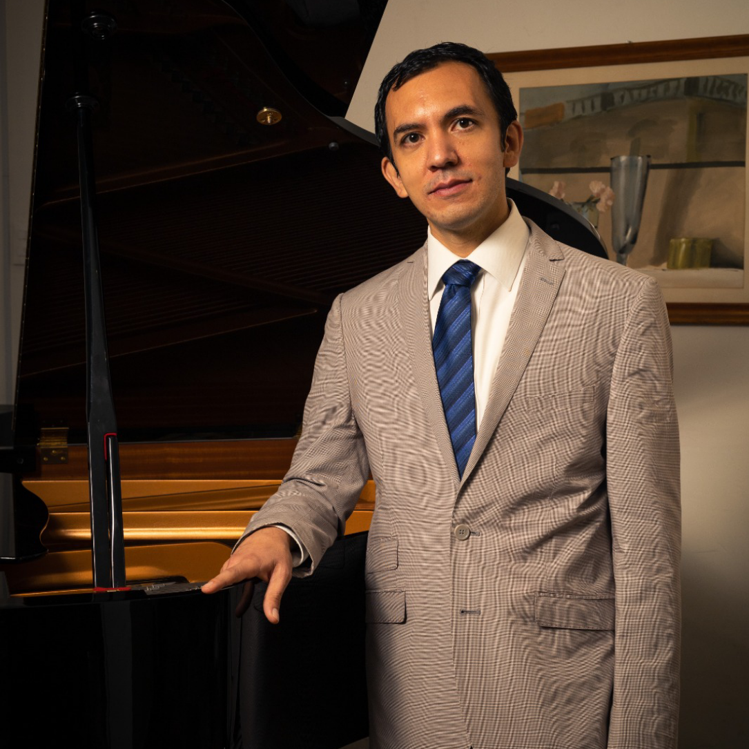 El Teatro de la Ciudad se viste de gala con el concierto de piano del Mtro. Carlos Adriel Salmerón Arrollo, concertista del INBAL