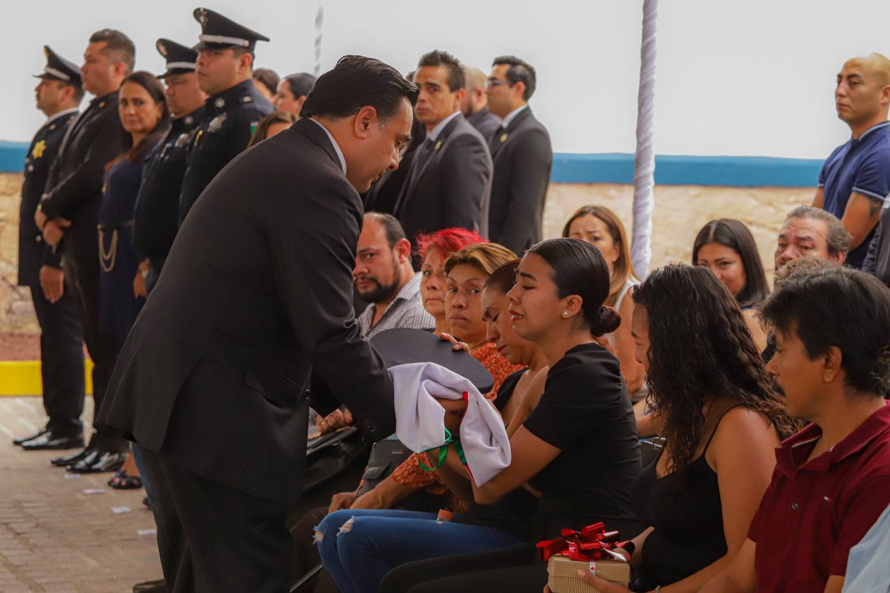 Encabeza Luis Nava el Homenaje al oficial Julio César Servín Tovar, fallecido en cumplimiento de su deber