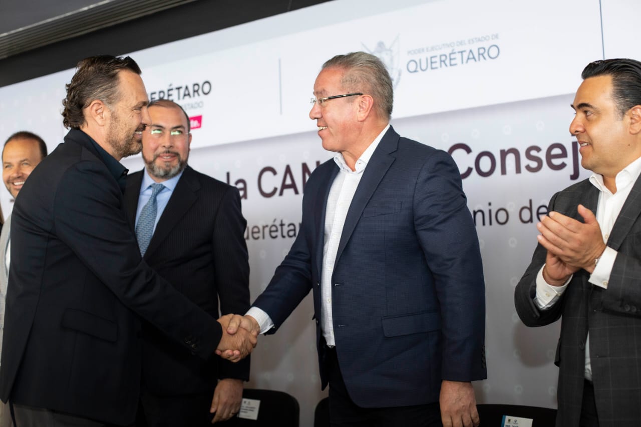 El sector inmobiliario de Querétaro contribuye al desarrollo de las familias: Gobernador