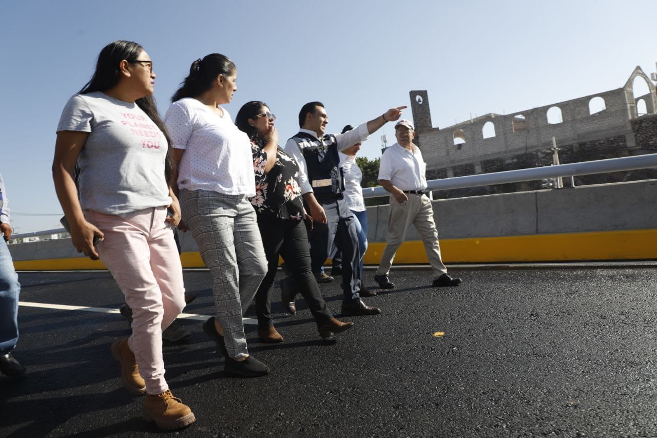 <em>Luis Nava inaugura el nuevo paso superior vehicular de Bernardo Quintana con San Pedro Mártir</em>