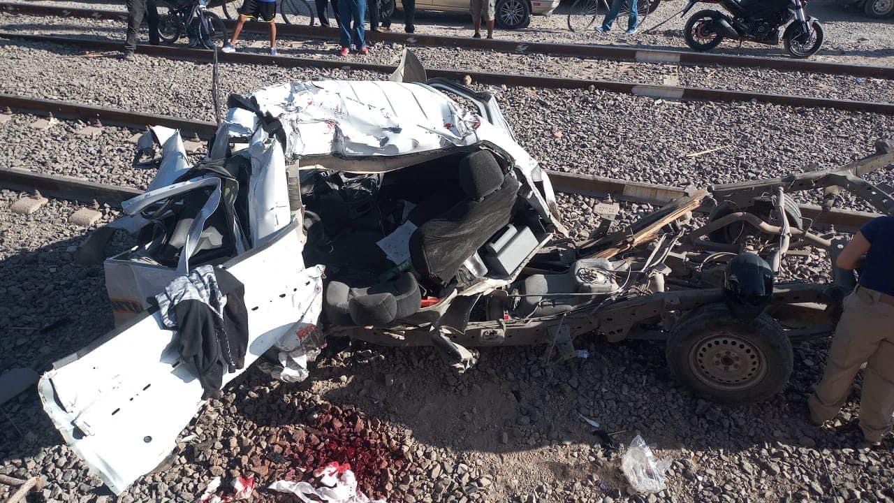 Intentó ganarle el paso al tren y se lo llevó en Santa María Magdalena