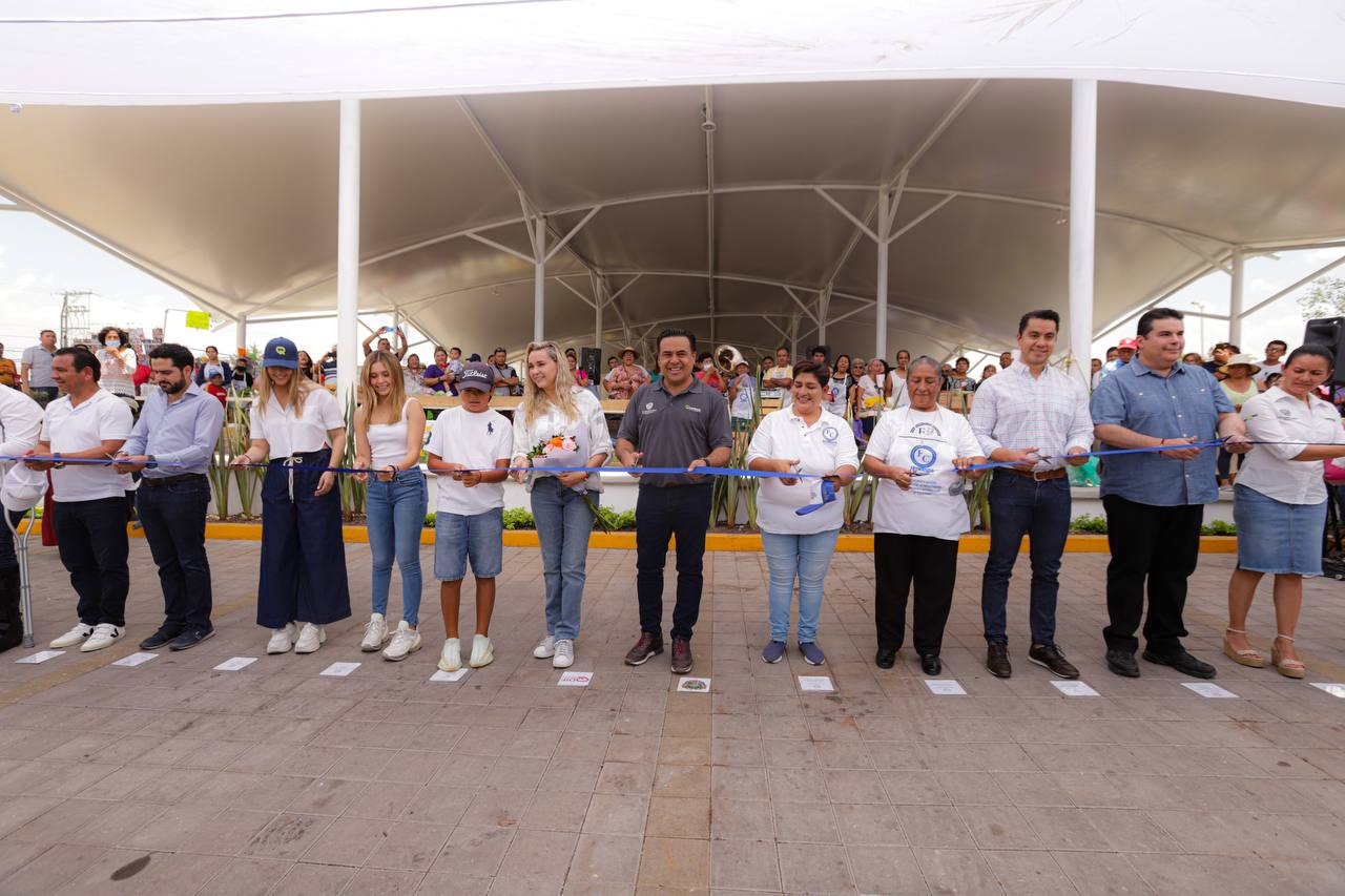 <em>Encabeza Luis Nava la entrega de obra del Tianguis de Sombrerete</em>.