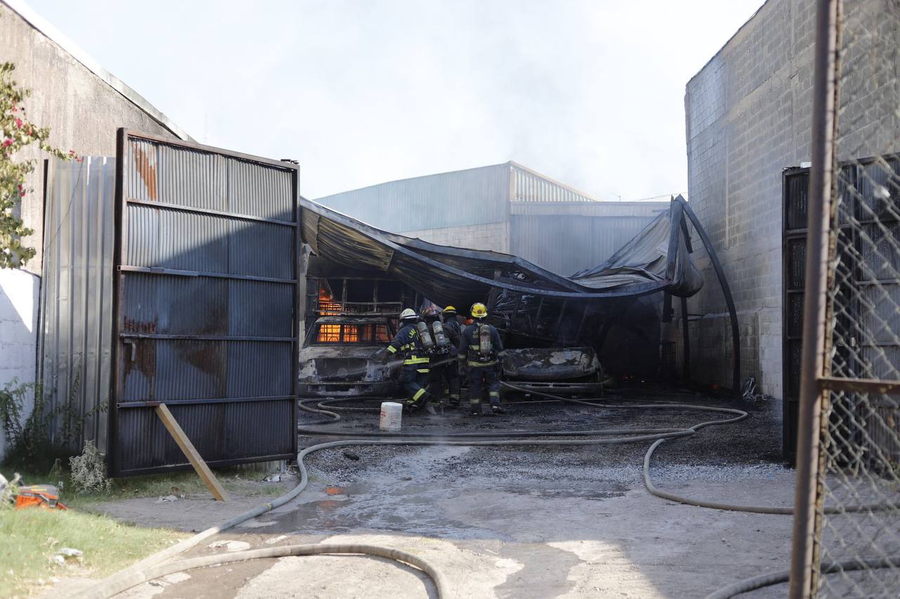 Arde comercio en Carrillo Puerto