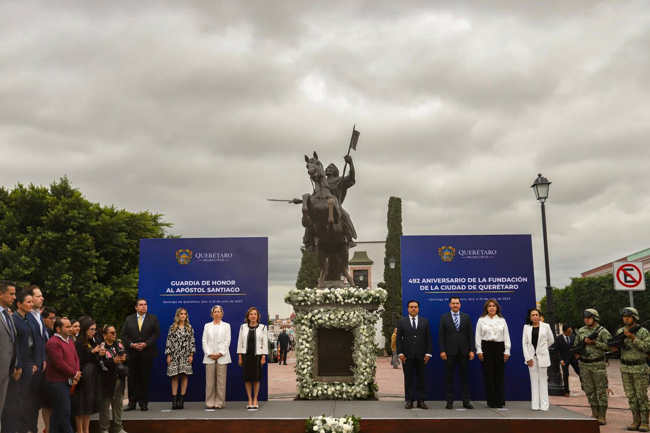 Encabeza Luis Nava la Guardia de Honor al Apóstol Santiago, en el 492 Aniversario de la Ciudad