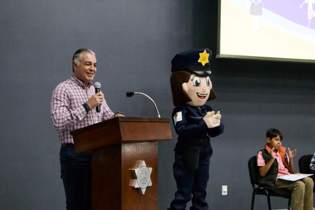 <em>SSPMQ fortalece lazos familiares a través del curso de verano “Sumergiéndome en el trabajo de mi mamá y papá policía”</em>