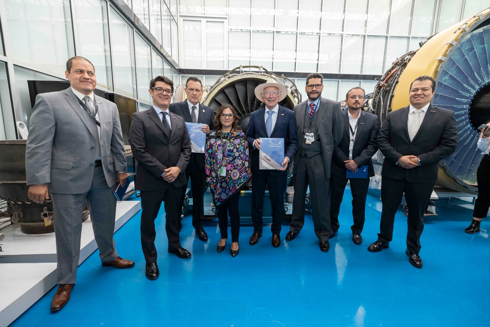 Visitan Mauricio Kuri y Ken Salazar GE Aerospace y GE Vernova en Querétaro