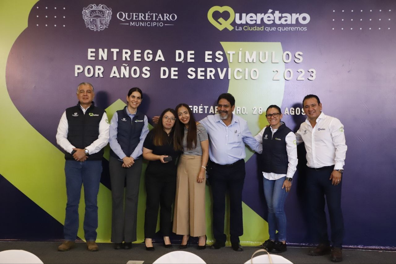 <em>Municipio de Querétaro reconoce a trabajadores por sus 10, 15, 20, 25 y 30 años de servicio</em>