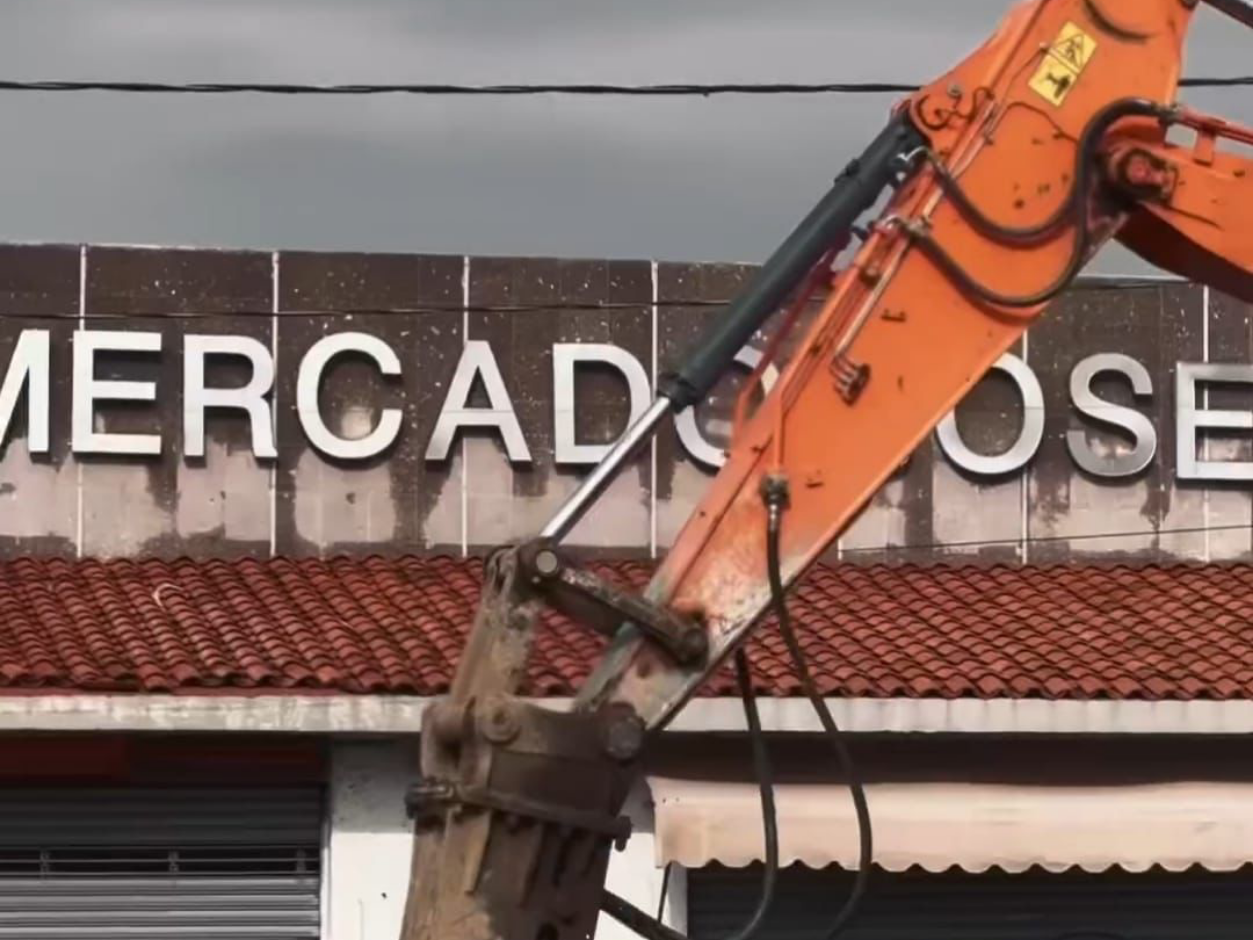 Arranca excavación de tierra en La Cruz; localizaron agua a 3.5 metros