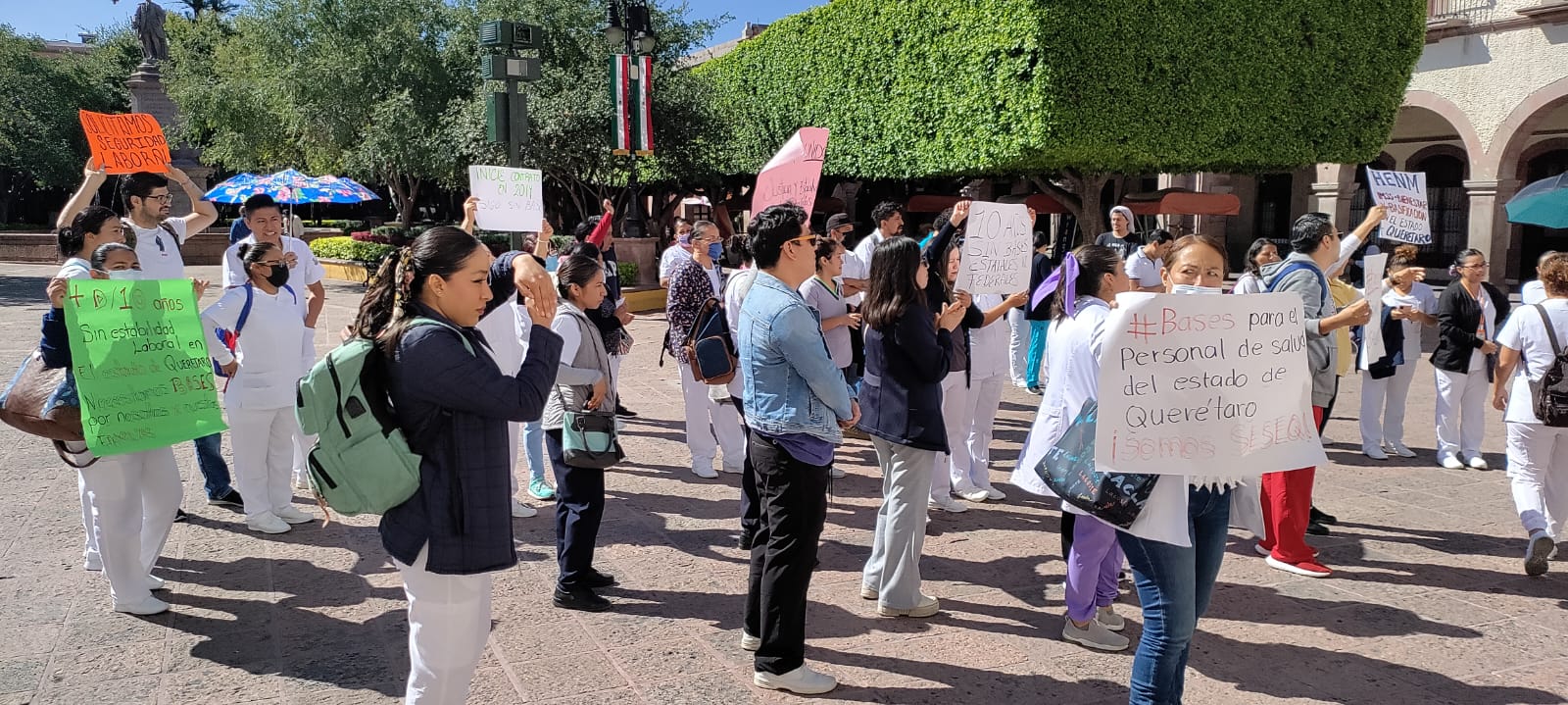 Trabajadores del sector salud se manifestaron para pedir que se les otorguen plazas