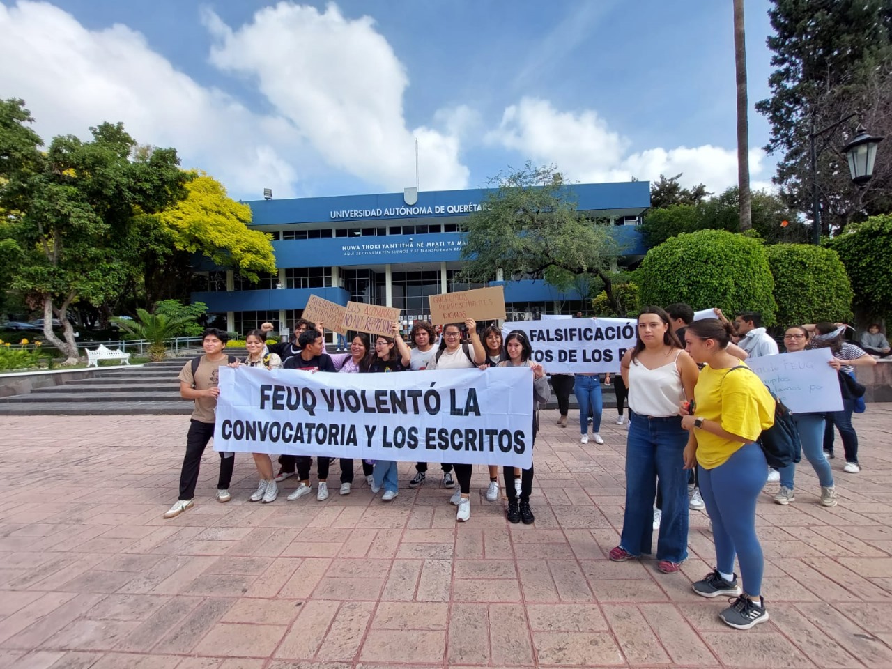 Acusan estudiantes intromisión de FEUQ en elección de Sociedad de Alumnos de Contaduría