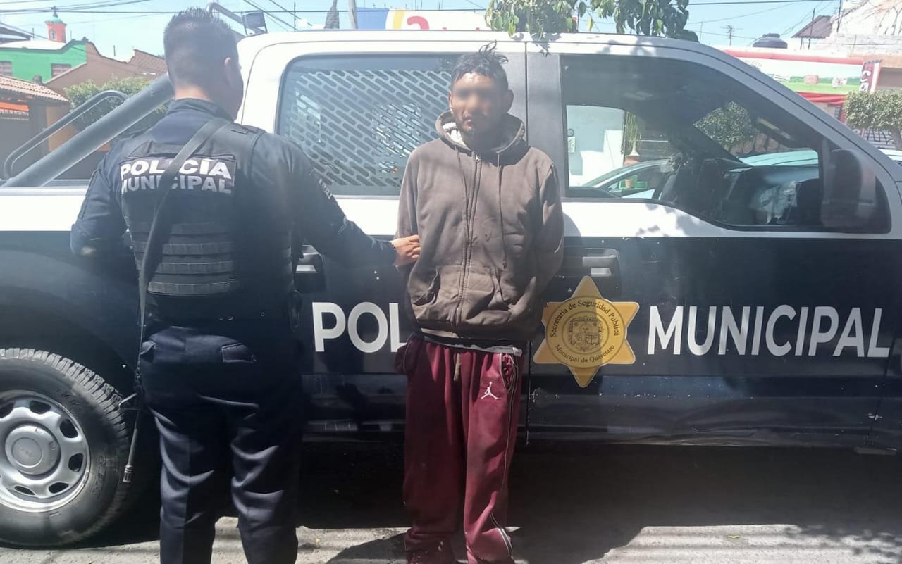 Captan por red de video vigilancia a persona robando en Cerro del Tambor, fue detenido por policías de la Capital Queretana