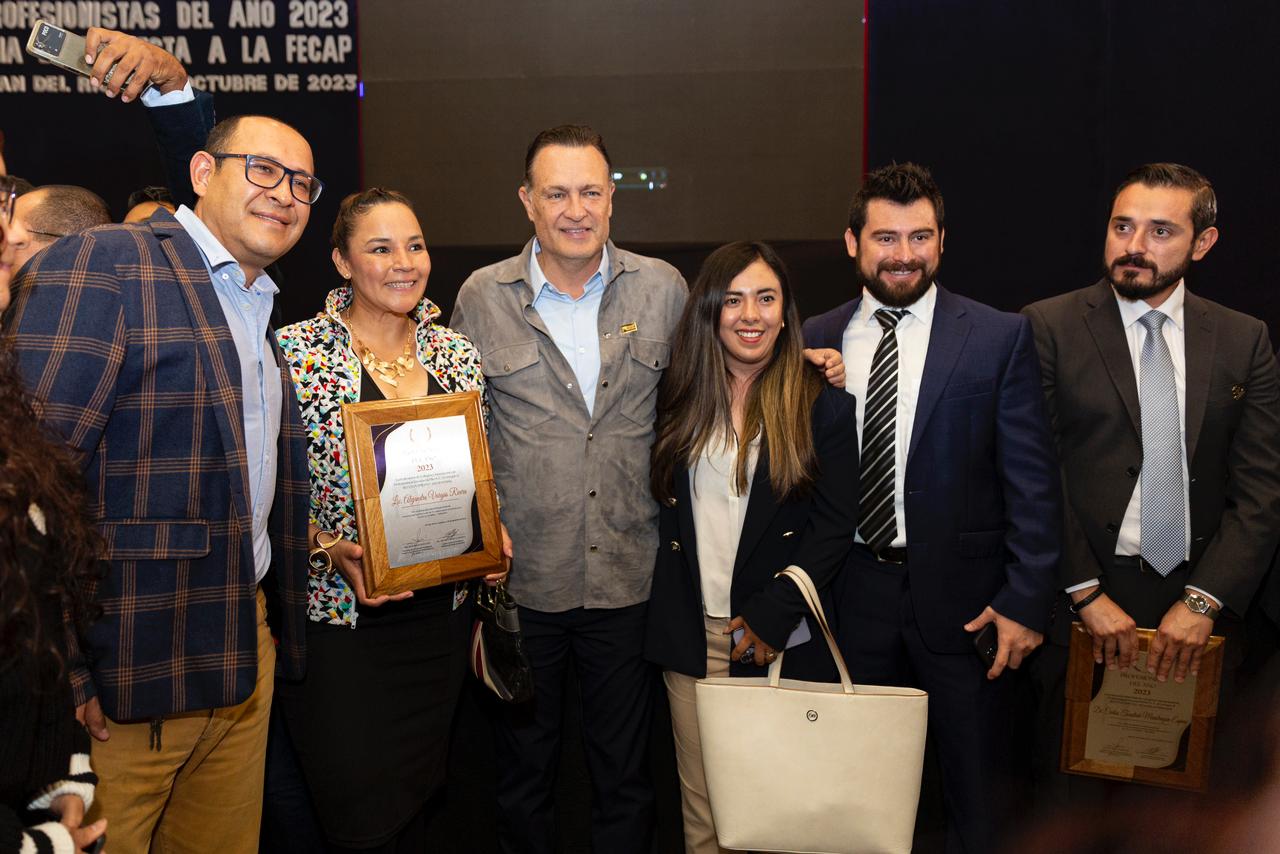 Encabeza Gobernador entrega de reconocimientos a Profesionistas del Año 2023 en SJR