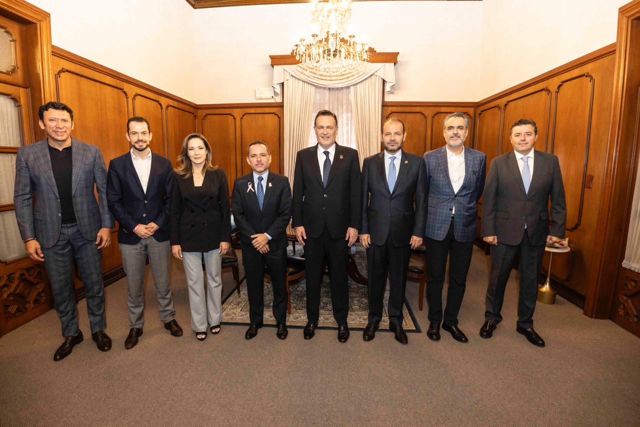 Se reúne Mauricio Kuri con integrantes de la Mesa Directiva de la LX Legislatura