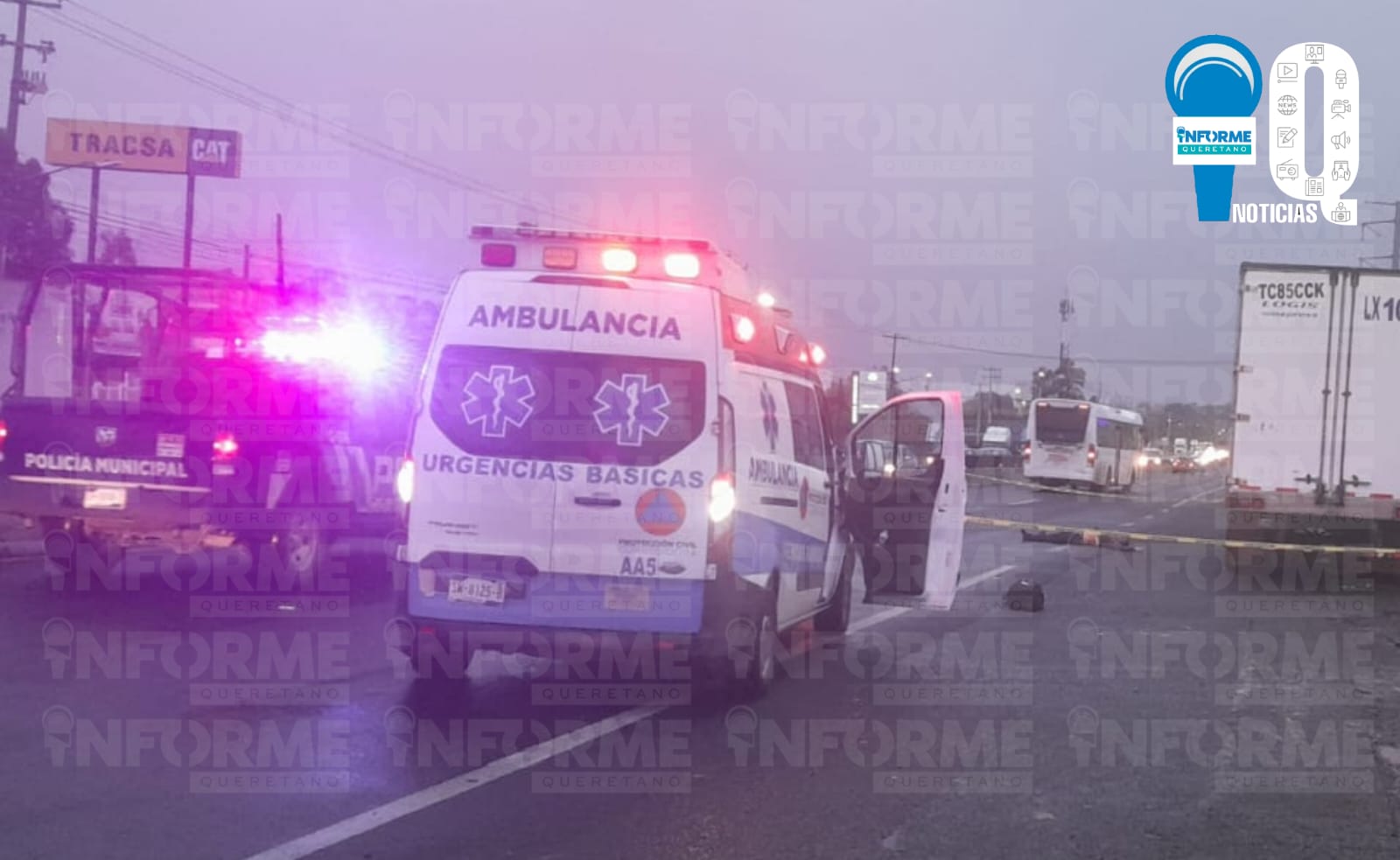 Muere arrollado en la libre a Celaya y un conductor chocó la ambulancia que atendía el fatal accidente