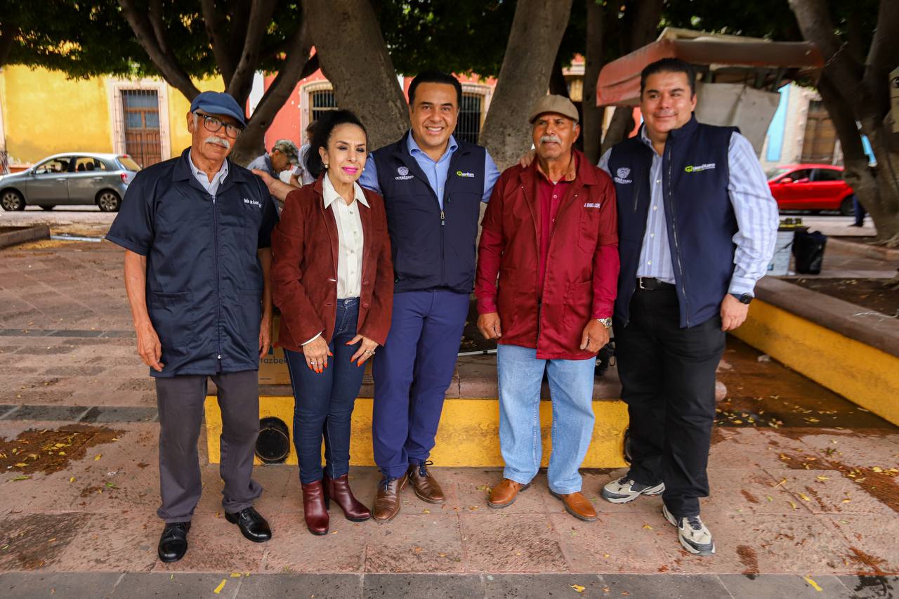 Entregan apoyo de equipo de trabajo para Aseadores de Calzado