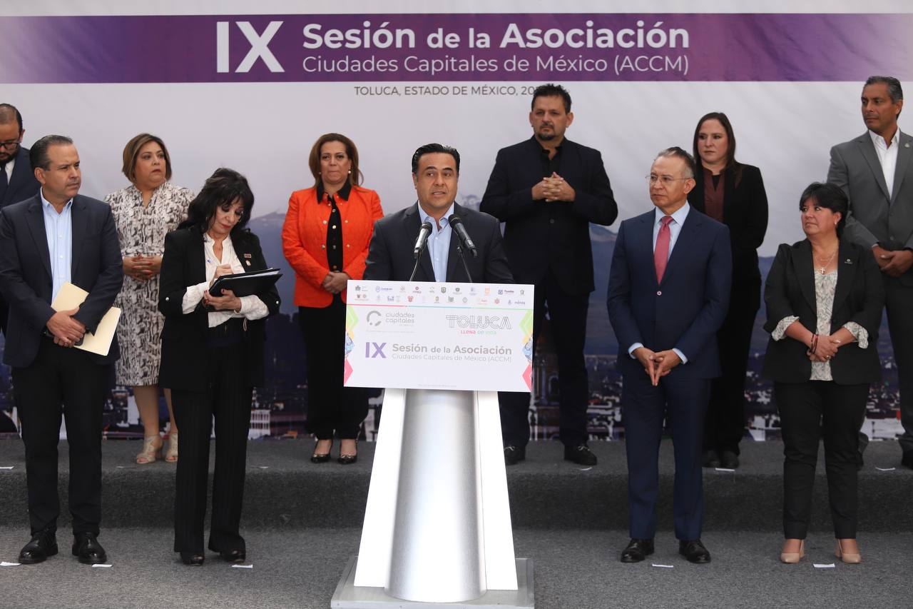 Llama Luis Nava a fortalecer las finanzas y los servicios públicos