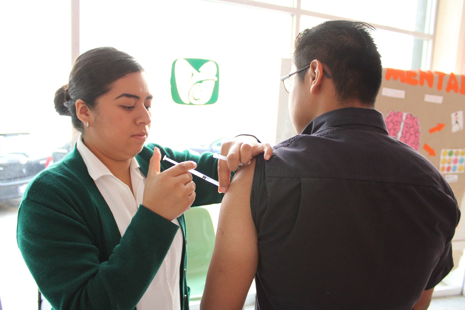 Invita IMSS Querétaro a vacunarse contra influenza estacional