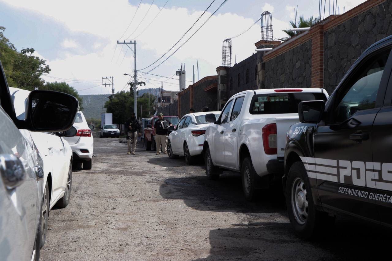 Fiscalía de Querétaro realiza 9 cateos en inmuebles en San Juan del Río.