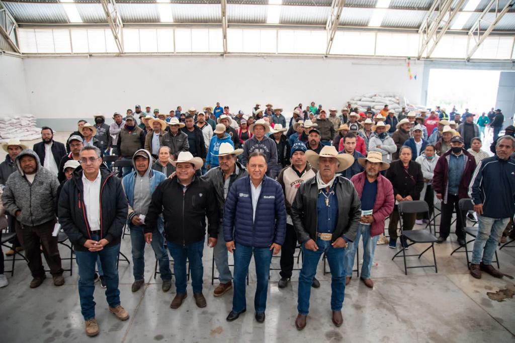 Municipio de El Marqués entrega cultivos forrajeros a productores del campo