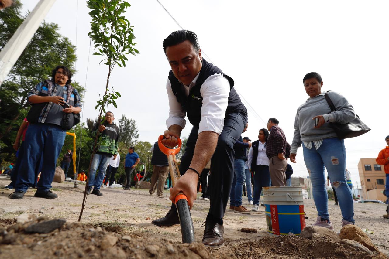 Encabeza Luis Nava nueva jornada de “Mi Querétaro Lindo” en la colonia Puertas del Cielo