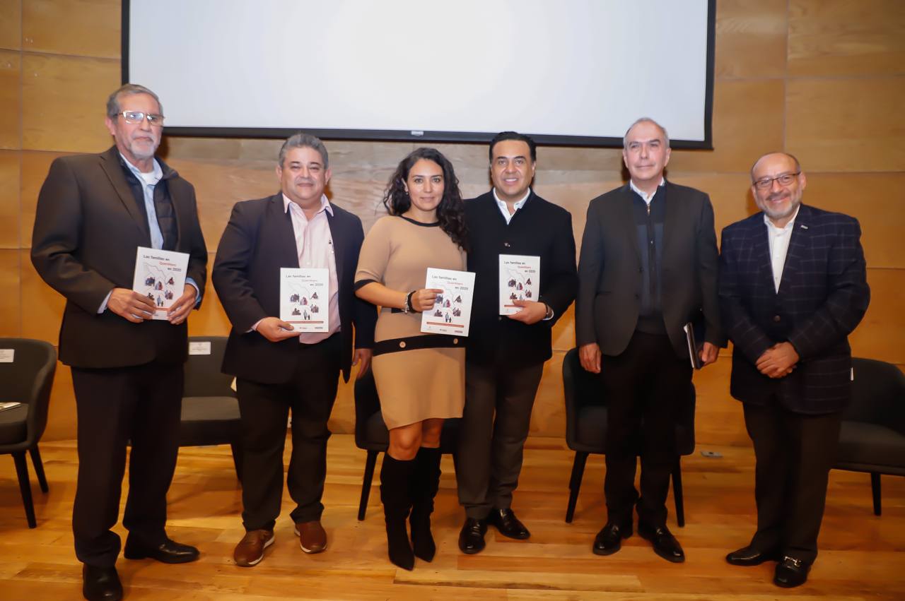 Asiste Luis Nava a la presentación del libro “Las Familias en Querétaro en 2020”