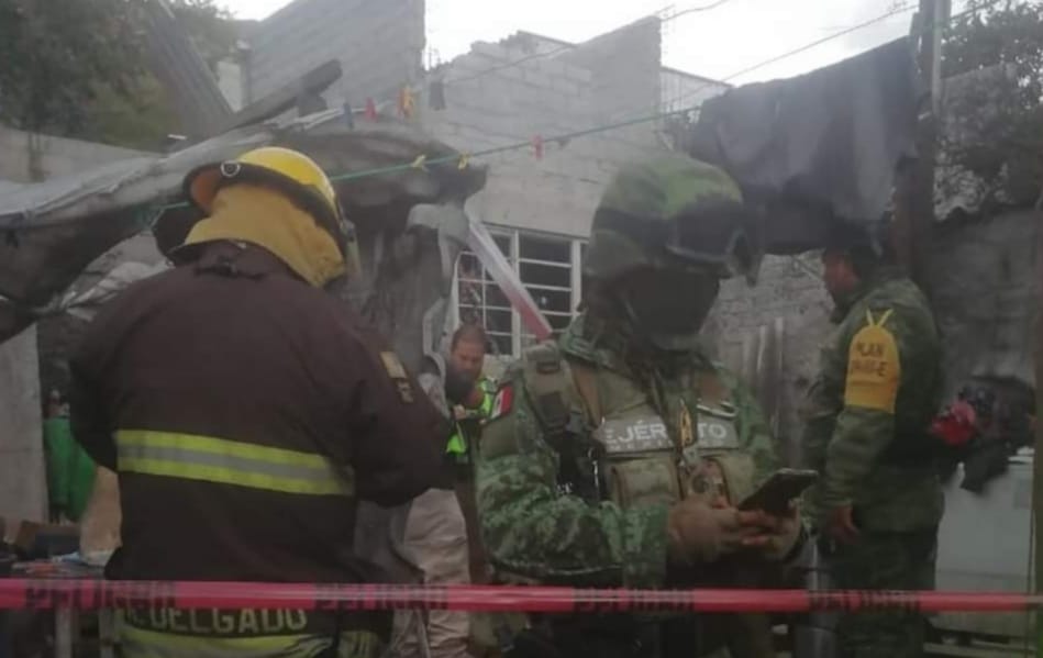 Fuerte explosión en un domicilio donde almacenaban pirotecnia en Pedro Escobedo