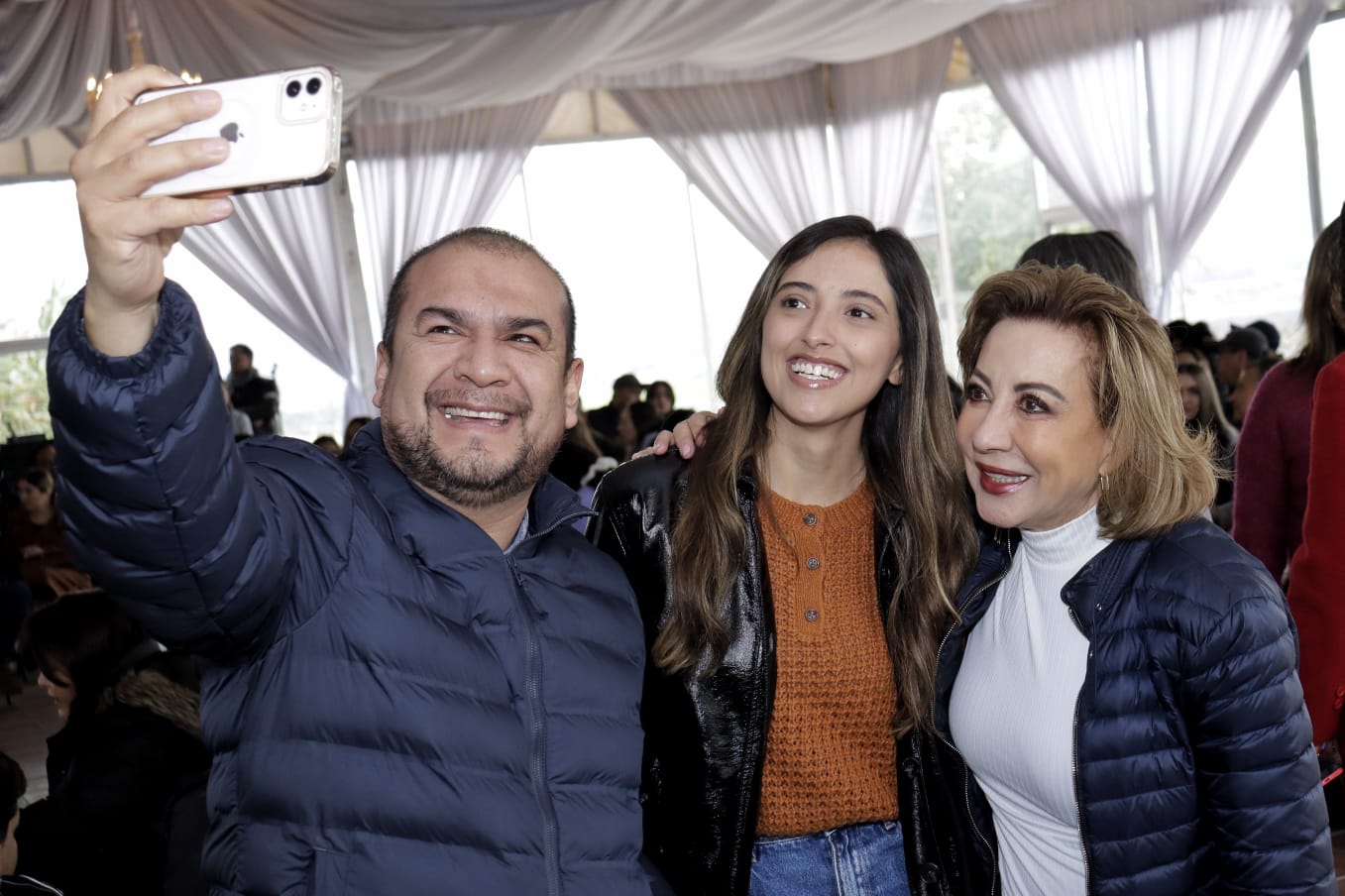 Salud debe atenderse como tema prioritario: Lupita Murguía