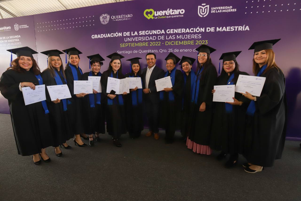 Se graduaron 53 alumnas de Maestría de la Universidad de las Mujeres