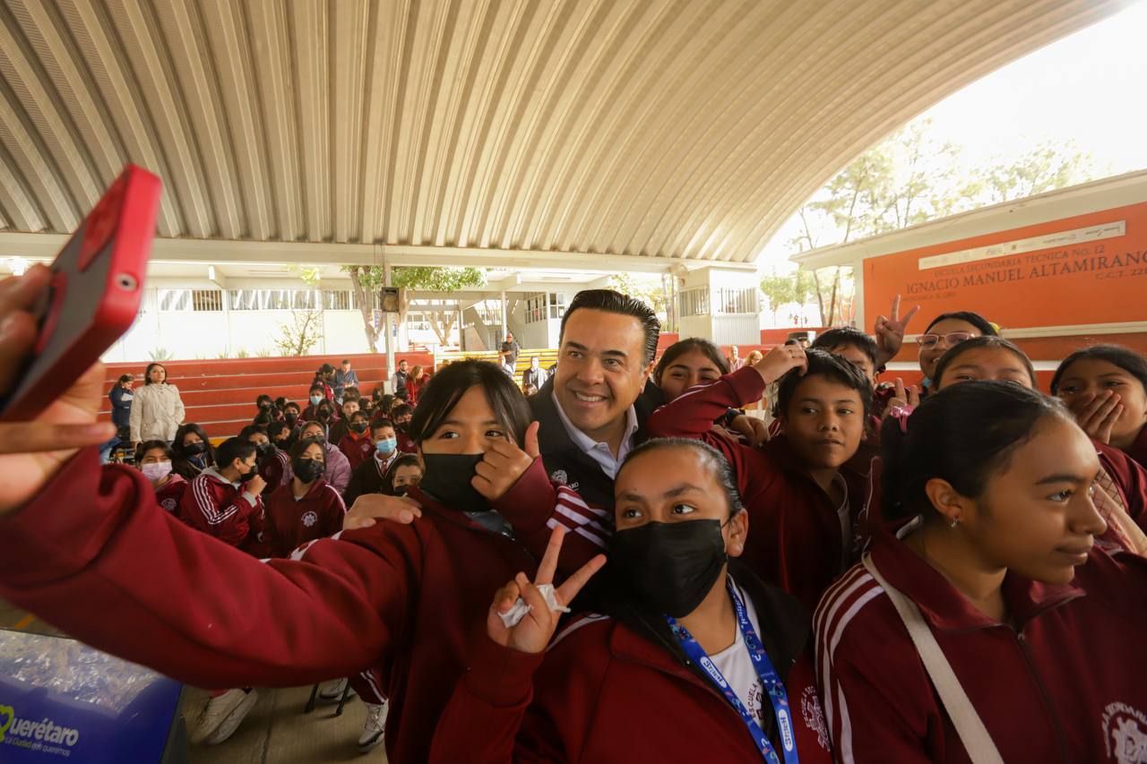 Encabeza Luis Nava entrega de aulas en la Técnica 12 “Ignacio Manuel Altamirano” en Lomas de Menchaca