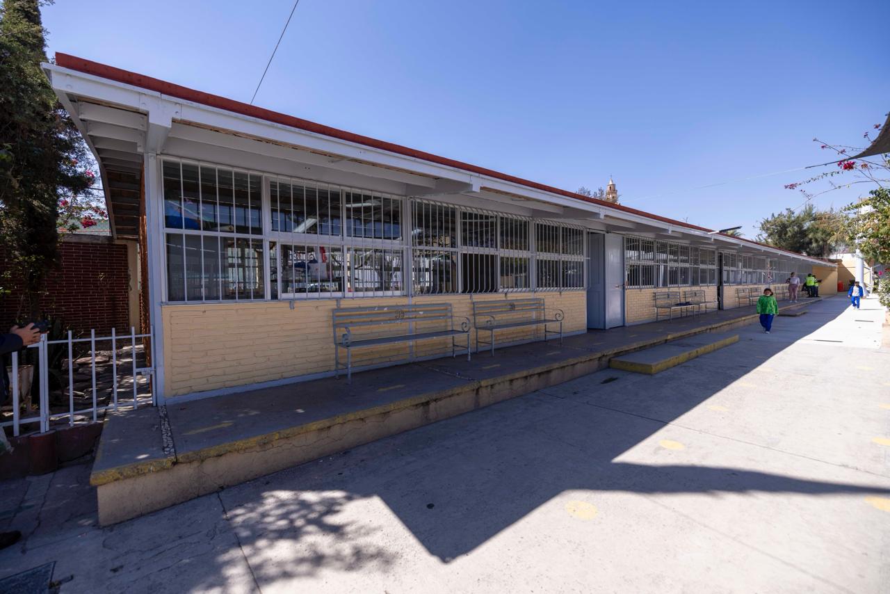 Entrega Gobernador rehabilitación de primaria en Cadereyta de Montes por 4.8 mdp