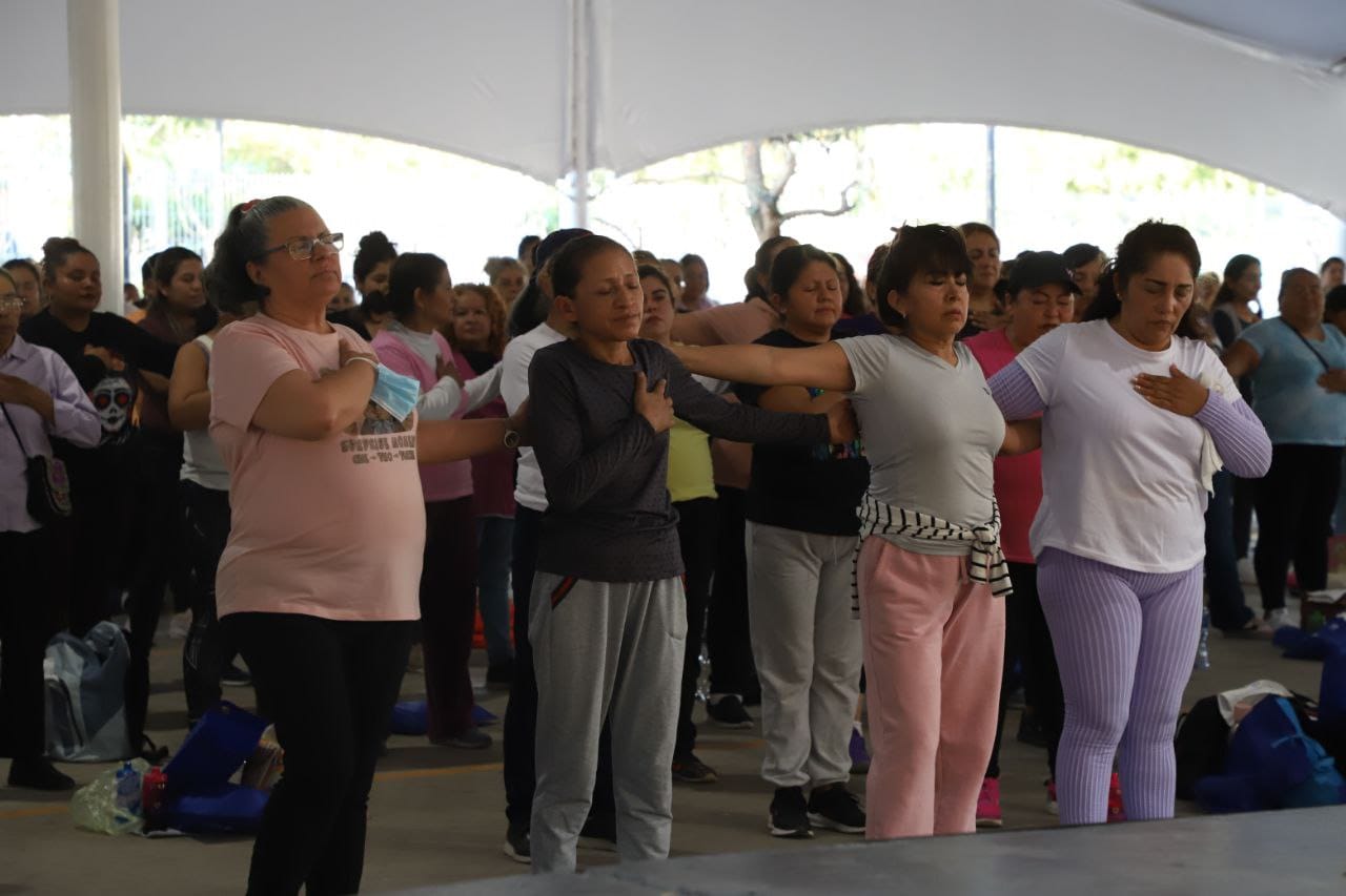 Acompaña Arahí Domínguez activación física para beneficiarias de Con Ellas