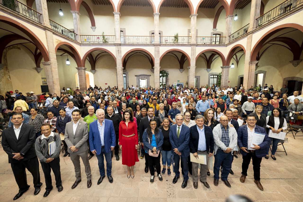 Entrega Gobierno de Querétaro 278 escrituras