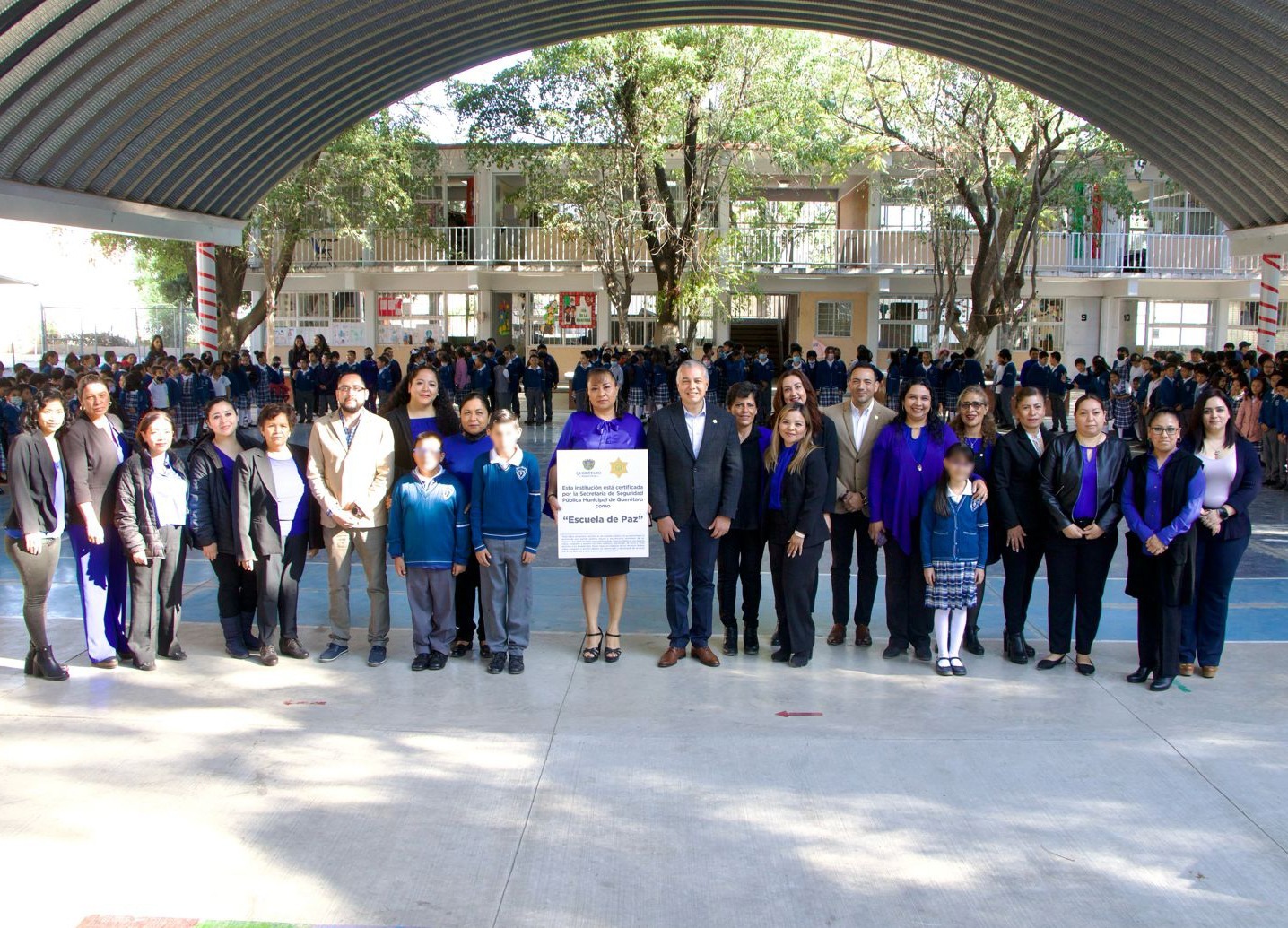 Entrega SSPMQ certificado a la Primaria Benito Juárez, como parte del Programa de Intervención en Centros Escolares