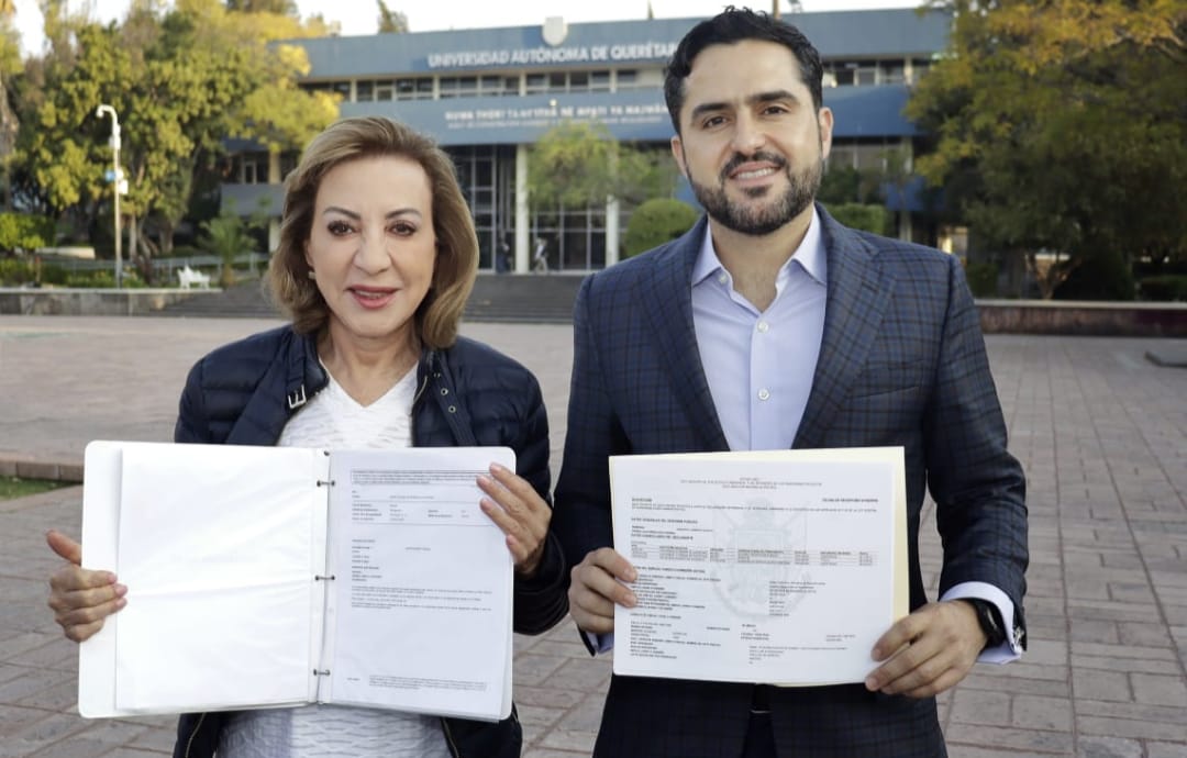 Presentan Lupita Murguía y Agustín Dorantes su declaración “5 de 5” en la UAQ