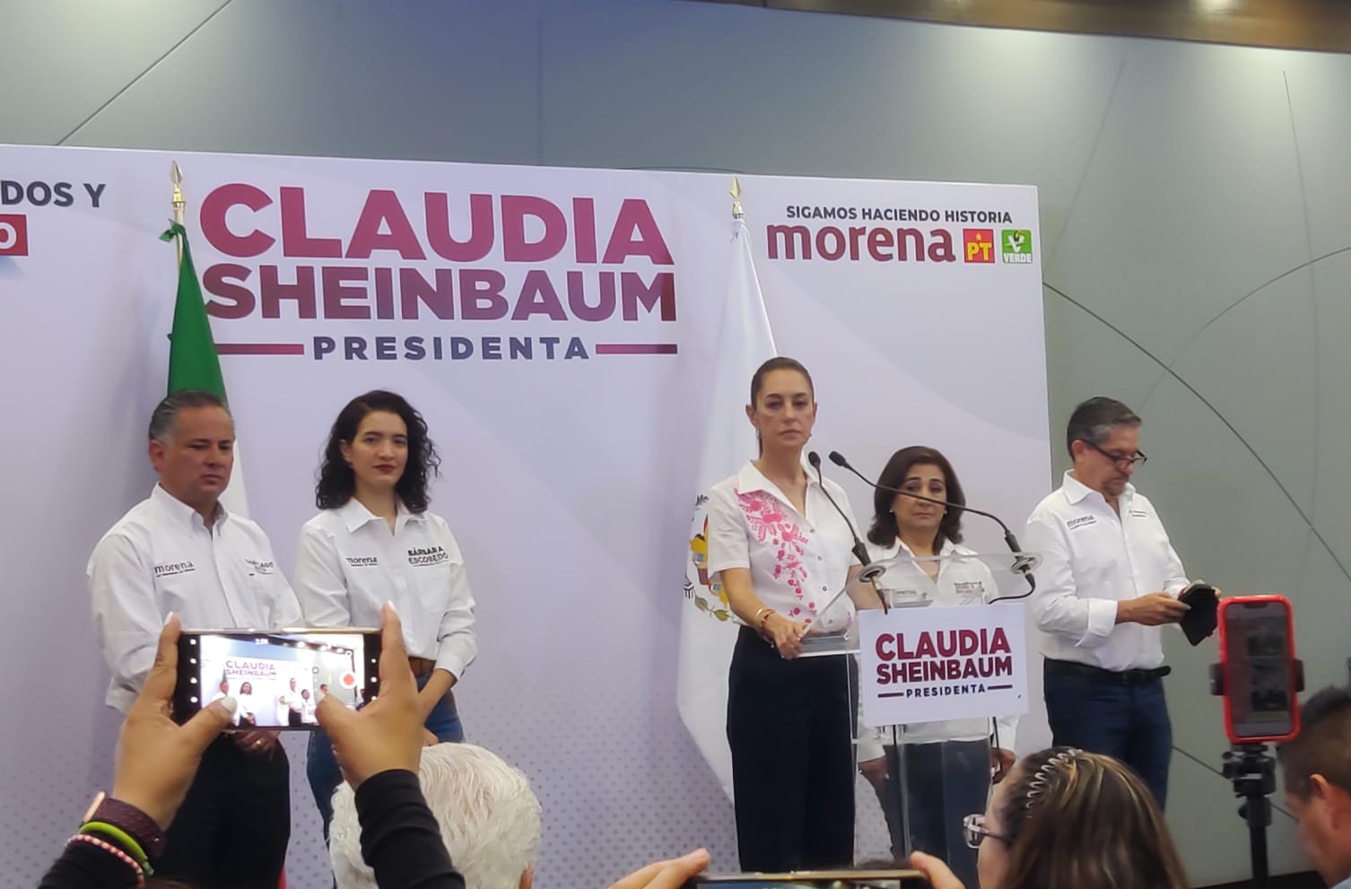 Presenta Sheinbaum República de y Para las Mujeres