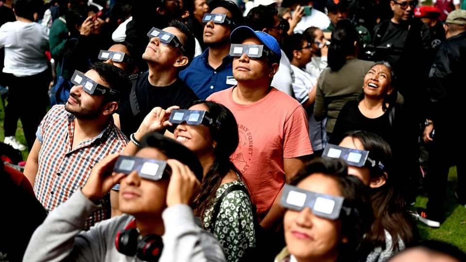 Conoce los riesgos y recomendaciones para ver el ECLIPSE del próximo 8 de Abril