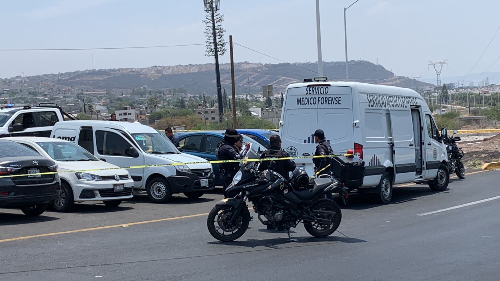 Muere un hombre al interior de su vehículo en el estacionamiento de la Plaza Updown Juriquilla