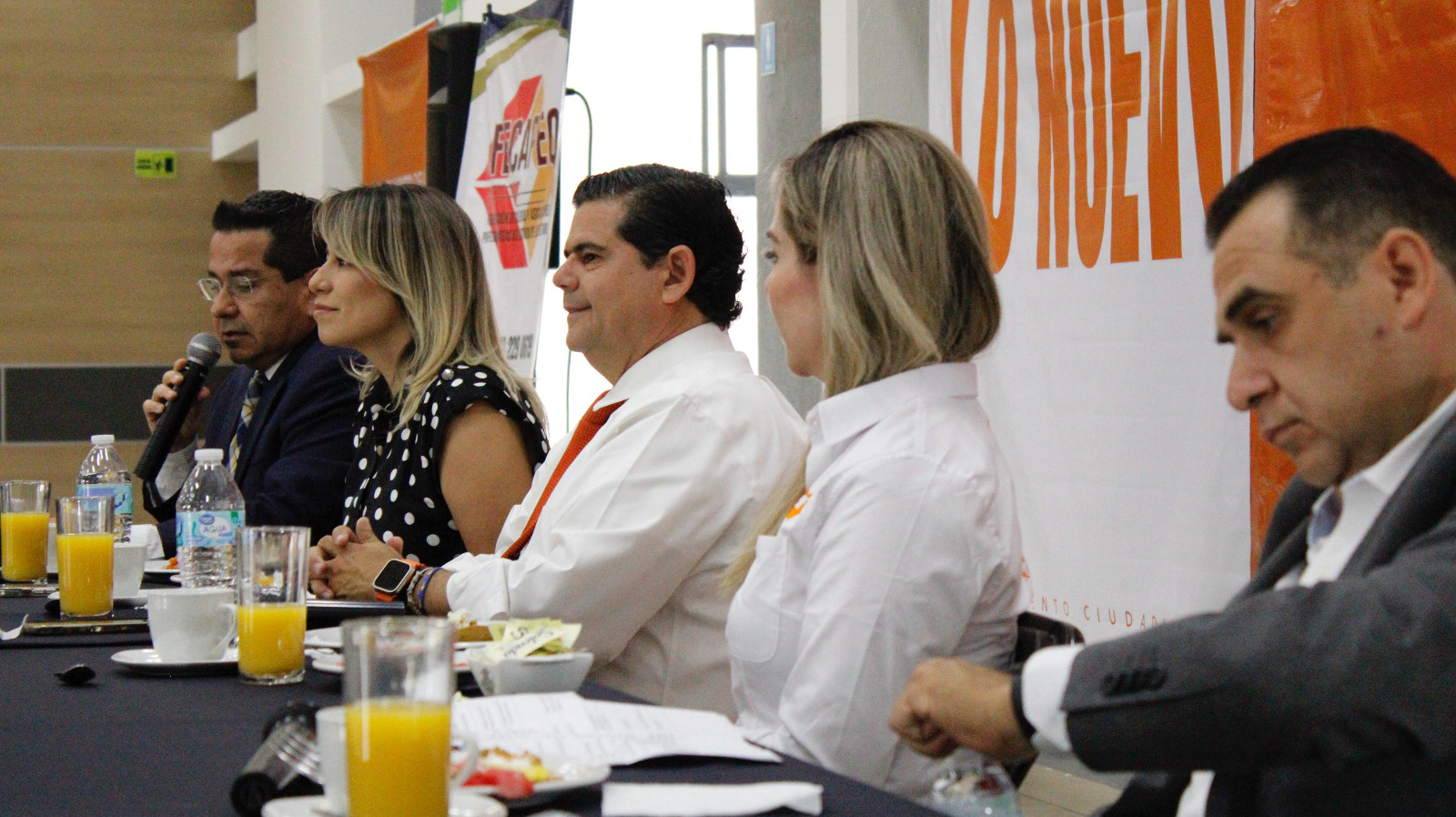 FECAPEQ se reúne con candidatos Toño Cerbon e Iliana Luna
