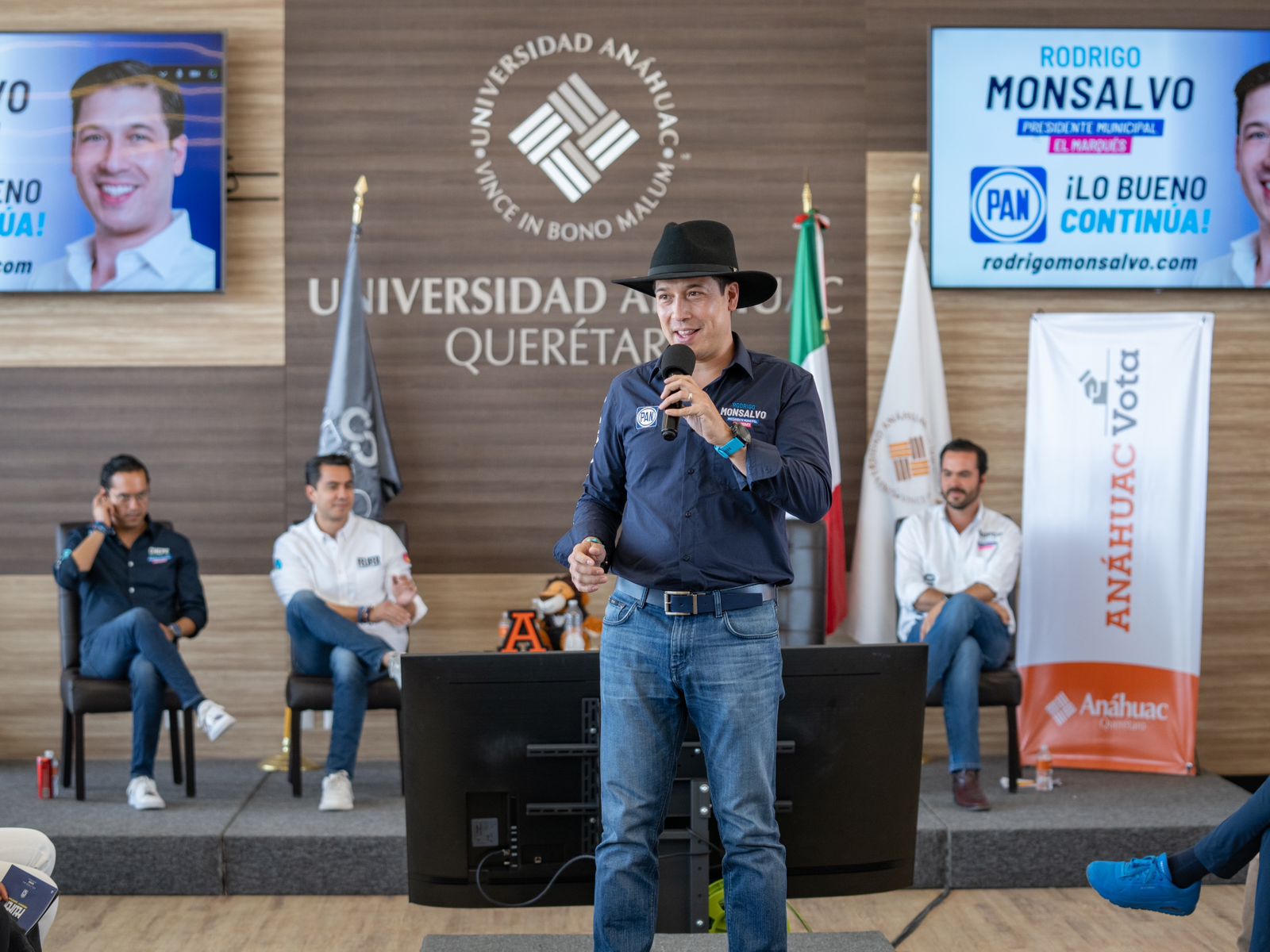 Presenta Rodrigo Monsalvo sus propuestas de campaña ante estudiantes de la Anáhuac